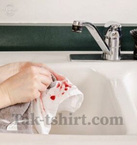 پاک کردن لکه خون از روی لباس 